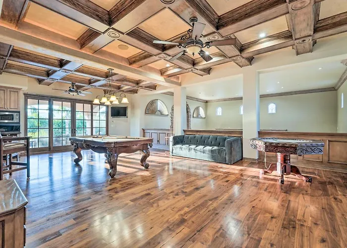 Outdoor Oasis, Games! Paradise Valley Group Holiday home *