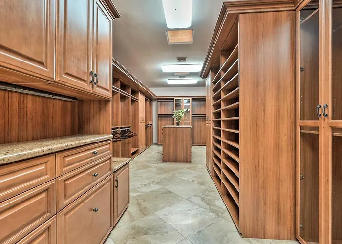 Outdoor Oasis, Games! Paradise Valley Group *